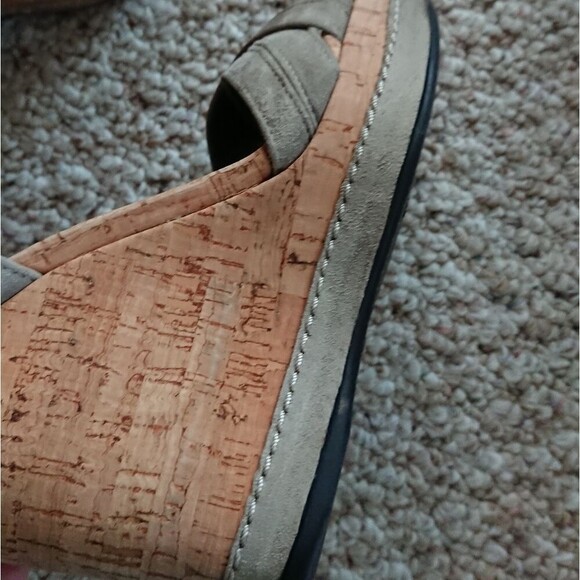 Stuart Weitzman Minky Wedge Sandal - Olive green size 6.5 - Picture 9 of 12